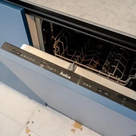 Global Park Navy By Bookinghost *