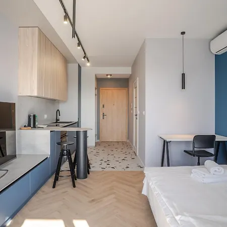 Global Park Navy By Bookinghost * Katovice